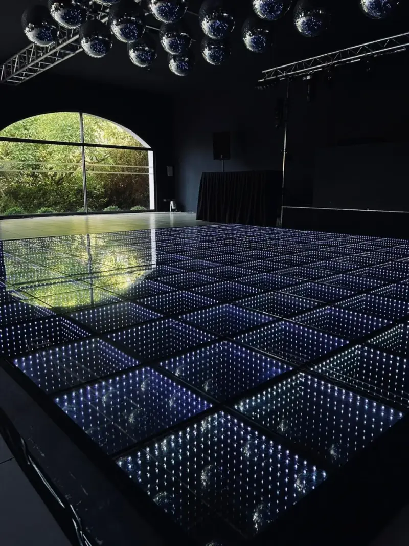 Arriendo de pista de baile infinity LED para matrimonios